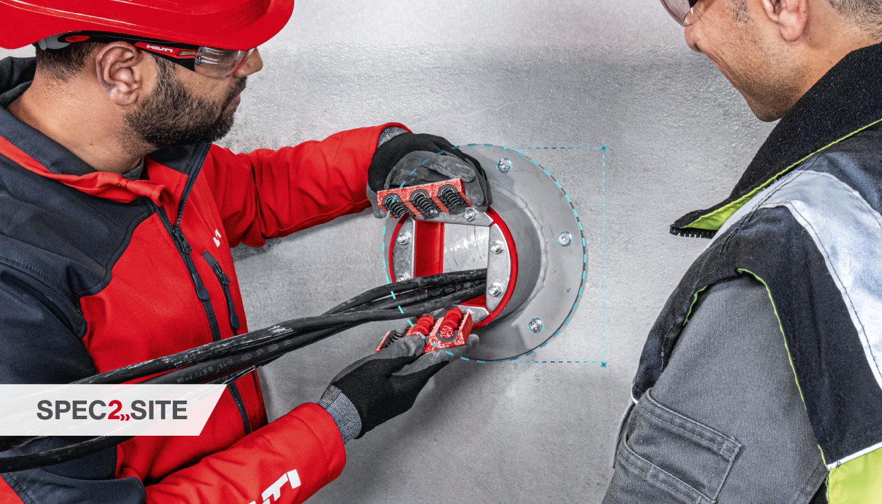 喜利得工程師向客戶展示電氣設備的防火封堵解決方案